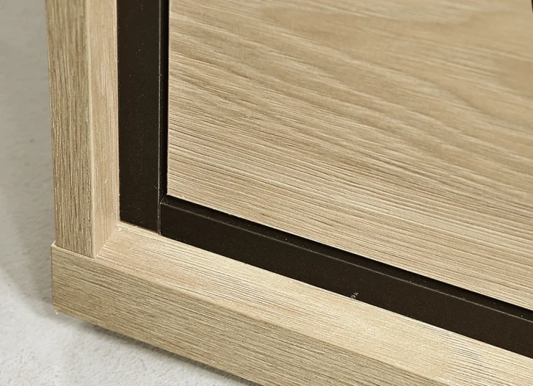 RTV Mediolan M-13 Hikora – detal wykończenia 4
