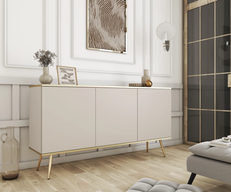 Beżowa komoda glamour Oro K160 na złotych nogach w eleganckim salonie