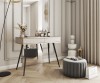 Elegancka beżowa toaletka Oro T102 w sypialni glamour jako stolik kosmetyczny