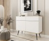 Komoda Oro KSZ107 MDF biała w eleganckim salonie glamour, zestawiona z dekoracjami, wysokie nogi nadające lekkości