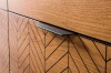 Witryna Fonti F-2 Caramel Oak - detal mebla w postaci uchwytu