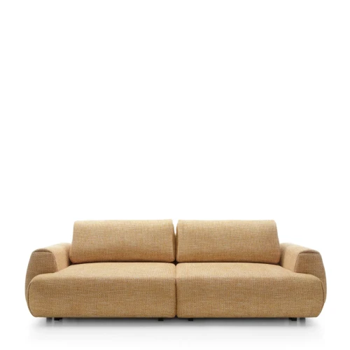 Designerska sofa Pocket w miodowej tkaninie Silencio 53 z dużymi miękkimi poduchami o szerokości 260 cm.