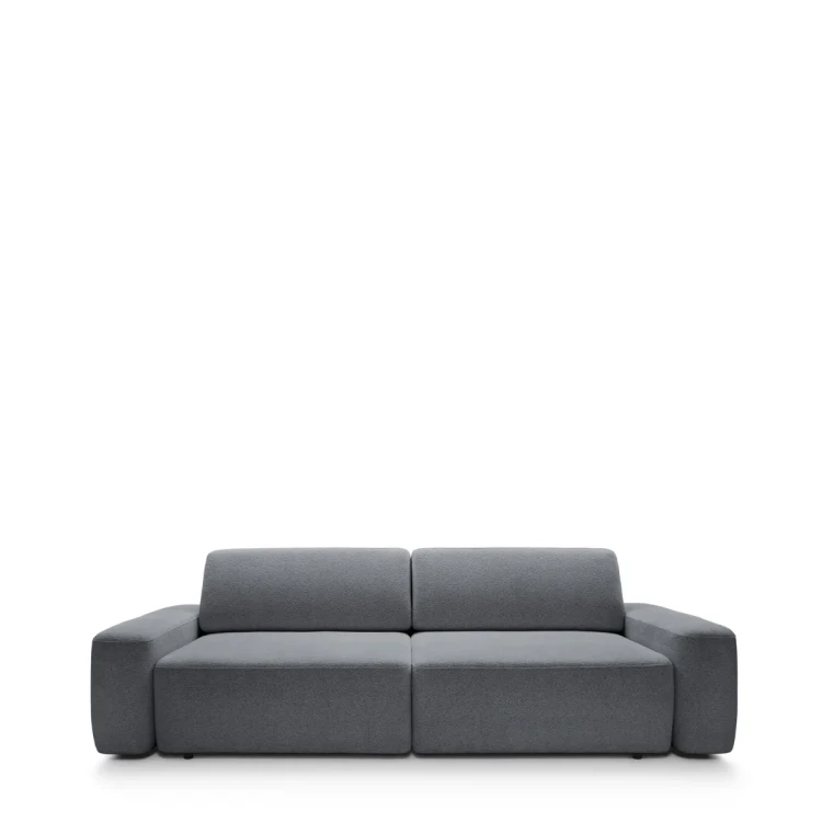 Designerska grafitowa sofa Bouli w tkaninie Raven 18 o obłym kształcie i szerokości 257 cm.