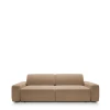 Brązowa sofa Bouli w tkaninie Raven 38 o nowoczesnym, obłym kształcie i szerokości 257 cm.
