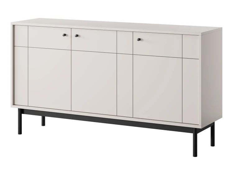 Elegancka komoda do salonu Japandi K154 kaszmir, ujęcie pod kątem eksponujące głębokość bryły i czarny stelaż nóżek