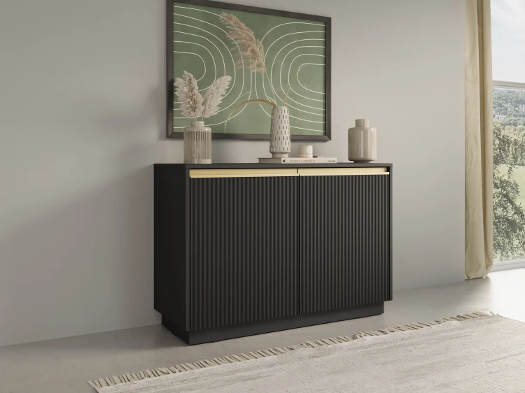 Nowoczesna sypialnia z czarną komodą Royal K104, luksusowy design w kompaktowym wydaniu